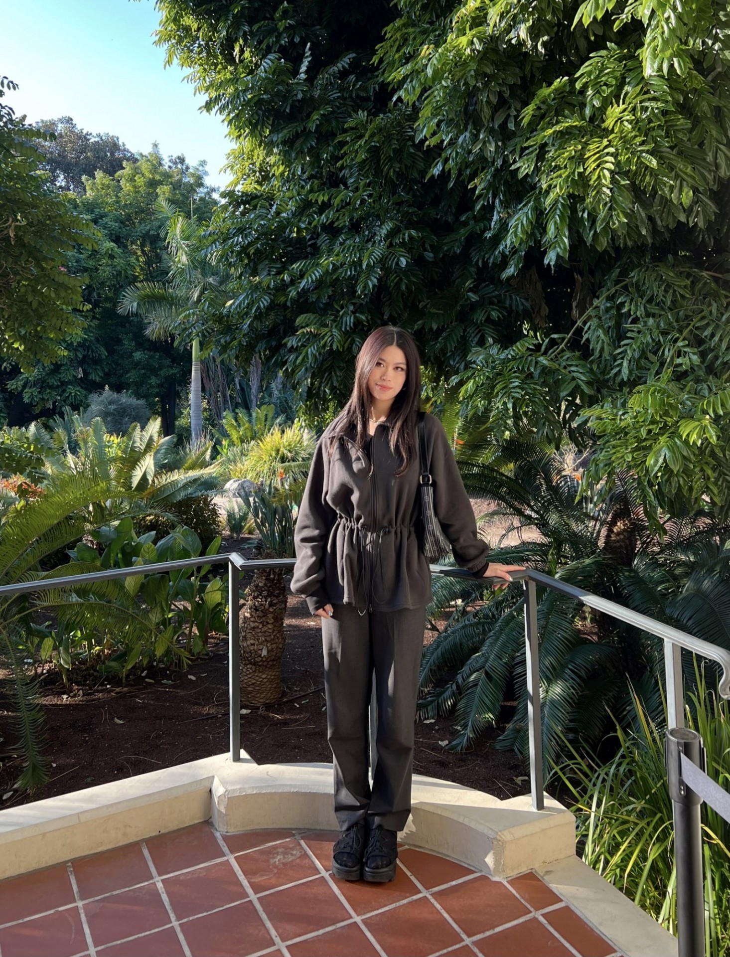 Linda Dai Department of Art History & Archaeology Columbia University